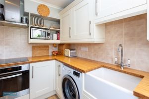Kitchen- click for photo gallery